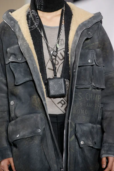 Look 31
